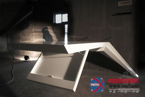 保加利亚工作室设计 充满了未来感与张力