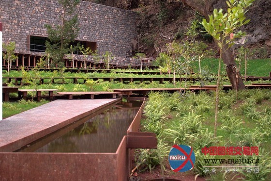 “水火交融”的圣文森特公园