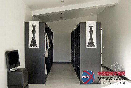 特色设计 西班牙Chiaroscuro黑白住宅