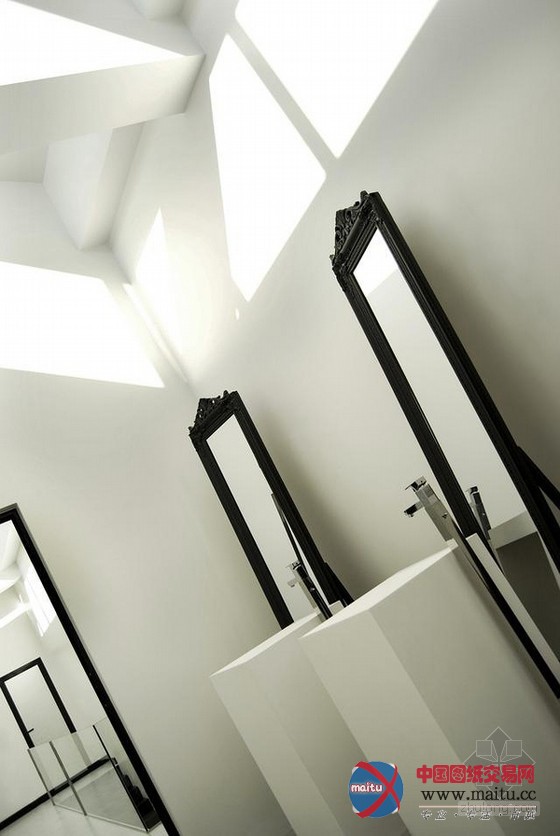 特色设计 西班牙Chiaroscuro黑白住宅