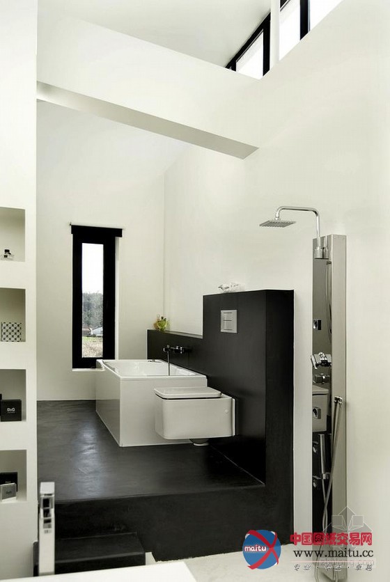 特色设计 西班牙Chiaroscuro黑白住宅