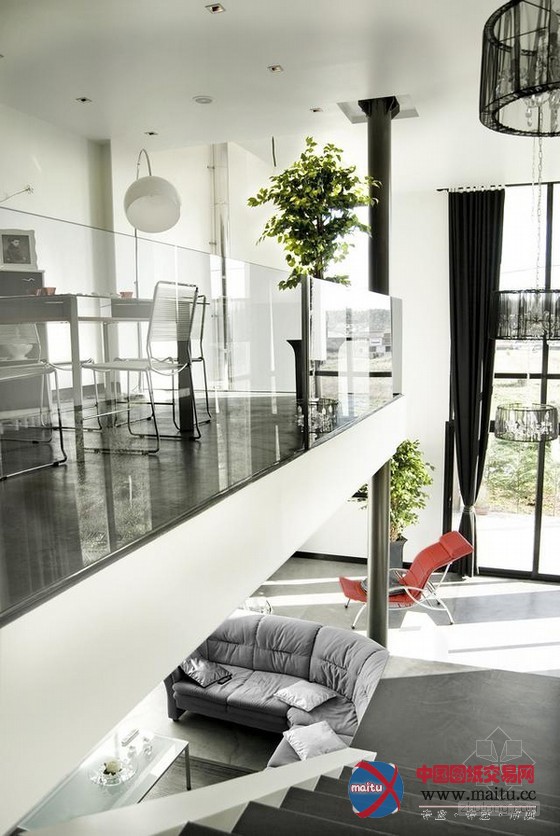 特色设计 西班牙Chiaroscuro黑白住宅