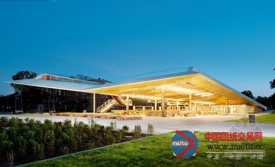 DAVIS BRODY BOND设计的华盛顿圣伊丽莎白东入口亭的绿色大屋顶