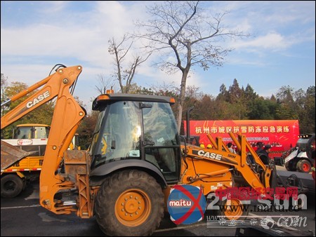 凯斯设备现身杭州城区抗雪防冻应急演示
