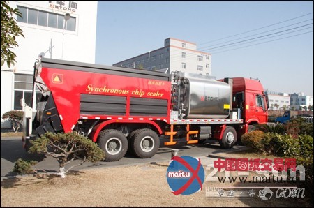 美通新一代碎石同步封层车进军北美 再创佳绩