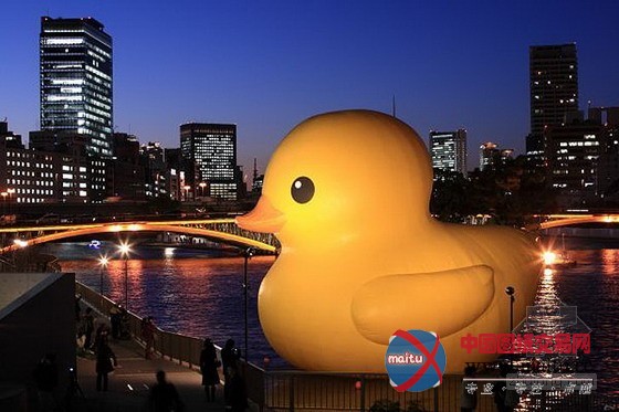 基隆港大黄鸭的意外破裂