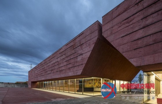 Oficina Ideias em Linha等设计的葡萄牙Atoleiros之战解读中心