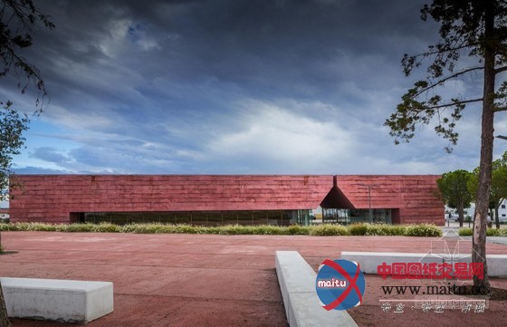 Oficina Ideias em Linha等设计的葡萄牙Atoleiros之战解读中心