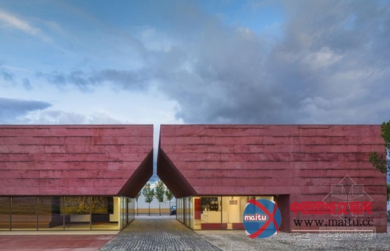 Oficina Ideias em Linha等设计的葡萄牙Atoleiros之战解读中心