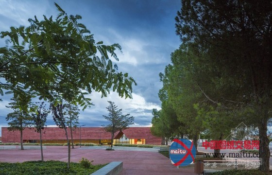 Oficina Ideias em Linha等设计的葡萄牙Atoleiros之战解读中心