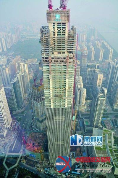广州东塔接近400米 计划2015年封顶
