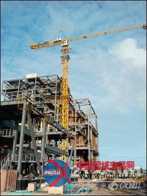 徐工金色钢铁巨人侠参与柬埔寨项目建设