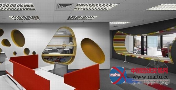 吉隆坡色彩斑斓立体方块装饰的办公室