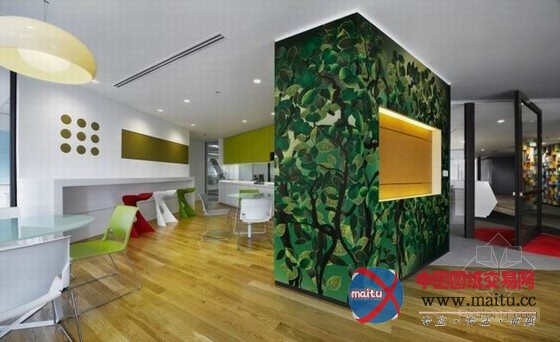 吉隆坡色彩斑斓立体方块装饰的办公室