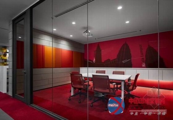 吉隆坡色彩斑斓立体方块装饰的办公室