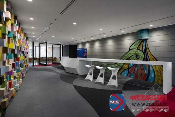 吉隆坡色彩斑斓立体方块装饰的办公室