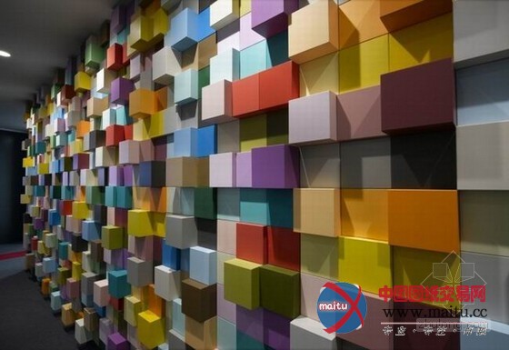 吉隆坡色彩斑斓立体方块装饰的办公室