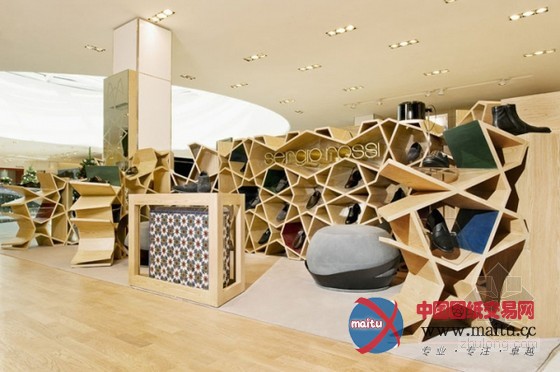 充满趣味性 摩洛哥Sergio Rossi男装鞋商店