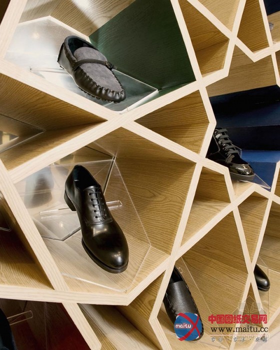 充满趣味性 摩洛哥Sergio Rossi男装鞋商店