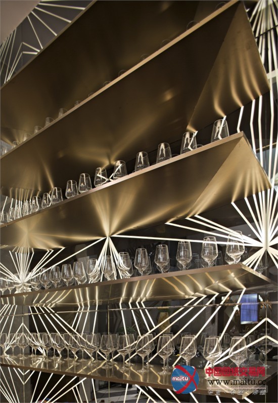 广东南海万科广场售楼部设计 强烈视觉对话