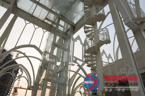 岛城新建哥特式婚礼教堂成西海岸地标