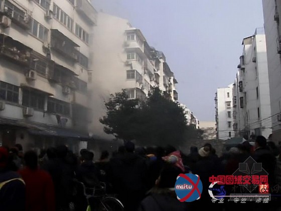 小区内违章建筑猖獗 突发大火暴露隐患多