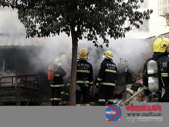 小区内违章建筑猖獗 突发大火暴露隐患多