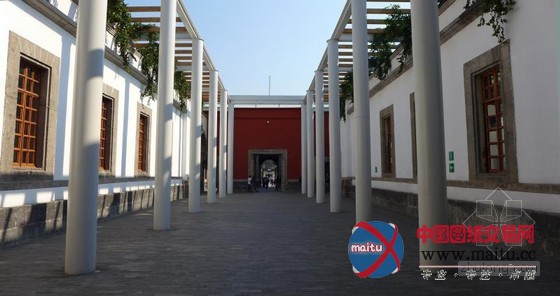 墨西哥La Ciudadela 18世纪老建筑图书馆改造