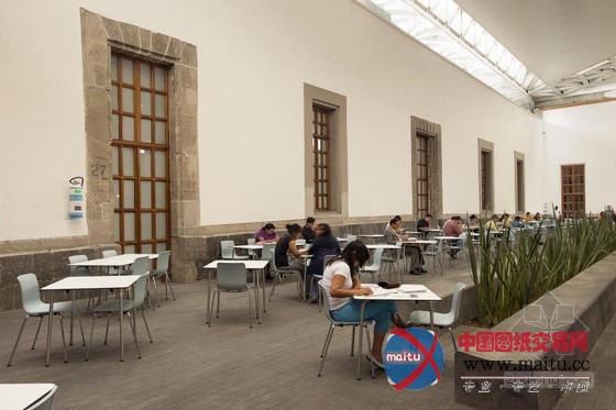 墨西哥La Ciudadela 18世纪老建筑图书馆改造