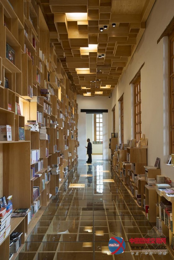 墨西哥La Ciudadela 18世纪老建筑图书馆改造