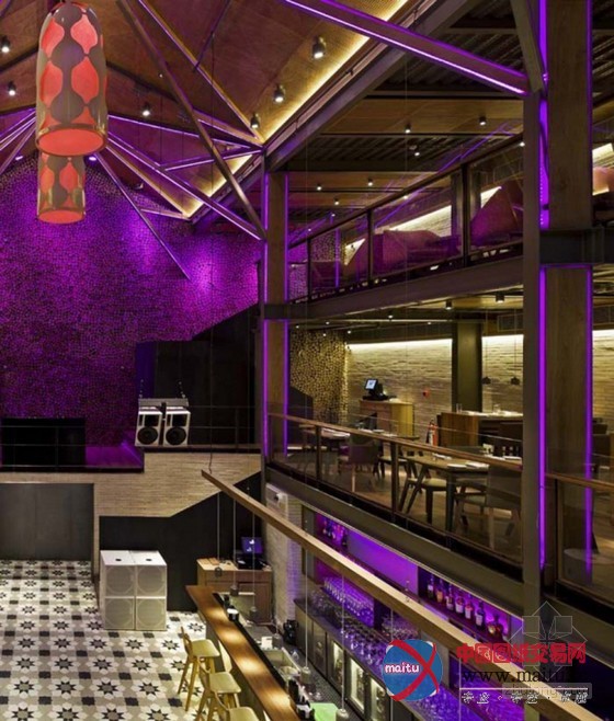 独特视角的印度LOFT 38音乐主题餐厅设计