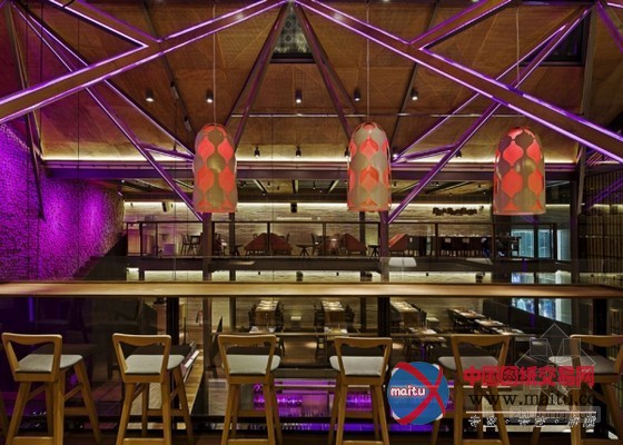 独特视角的印度LOFT 38音乐主题餐厅设计