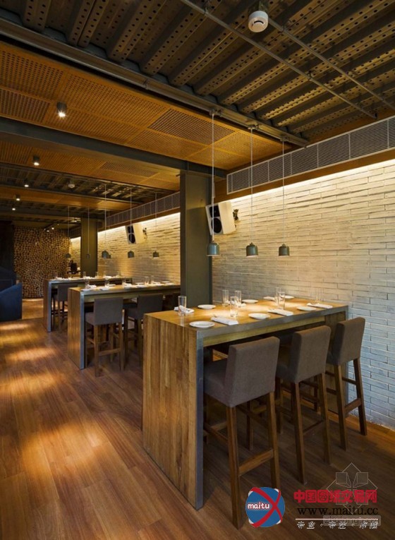 独特视角的印度LOFT 38音乐主题餐厅设计