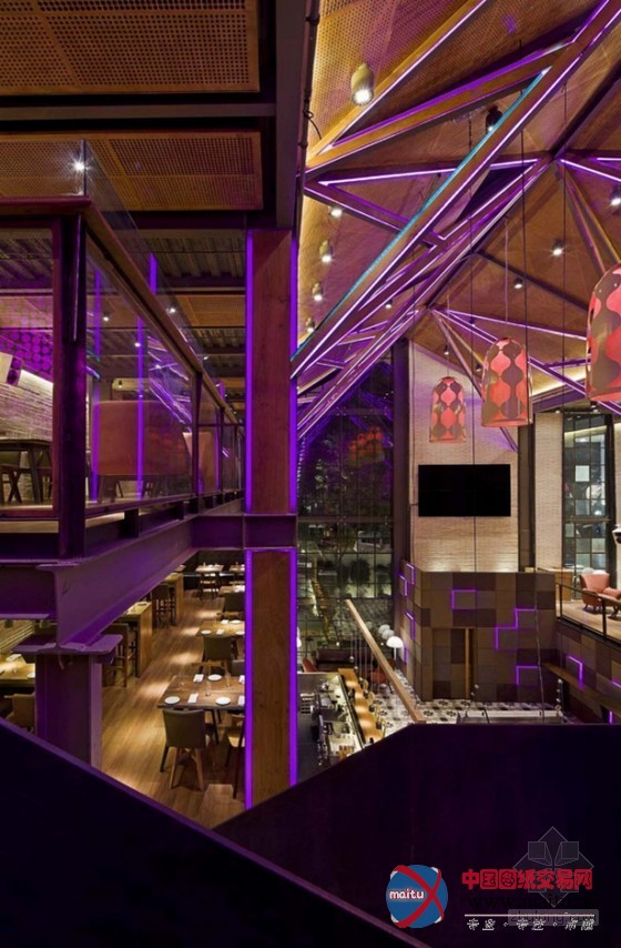 独特视角的印度LOFT 38音乐主题餐厅设计