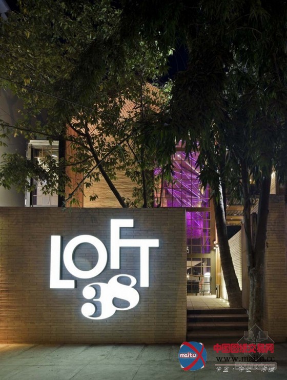 独特视角的印度LOFT 38音乐主题餐厅设计