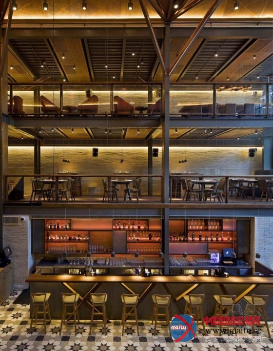 独特视角的印度LOFT 38音乐主题餐厅设计