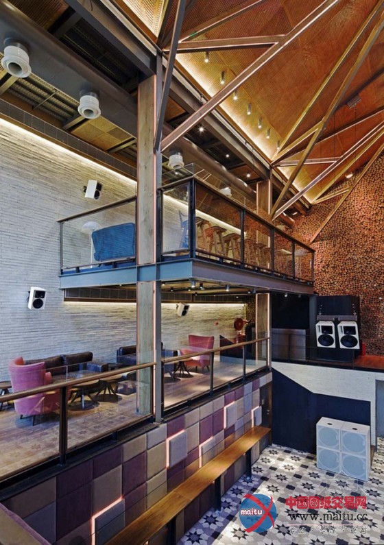 独特视角的印度LOFT 38音乐主题餐厅设计