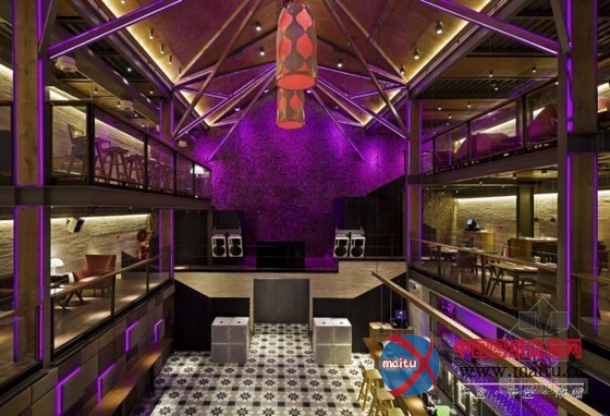 独特视角的印度LOFT 38音乐主题餐厅设计