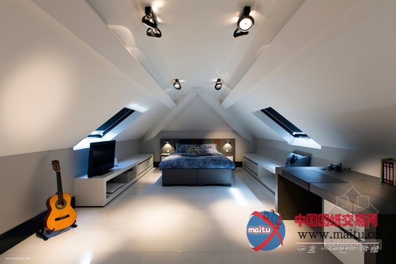 荷兰简约主义别墅设计 空间显大气