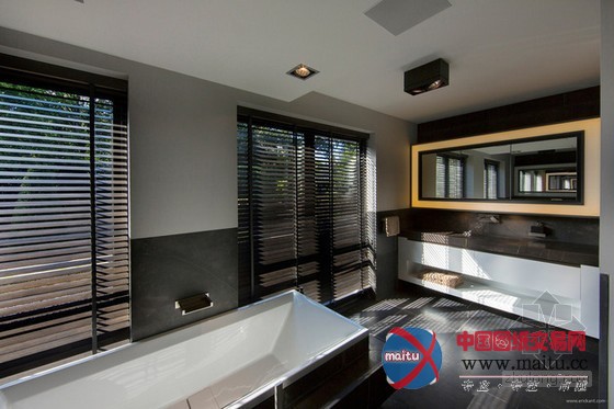 荷兰简约主义别墅设计 空间显大气