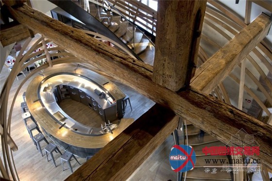 个性十足!法国古堡式养马场主题酒店设计