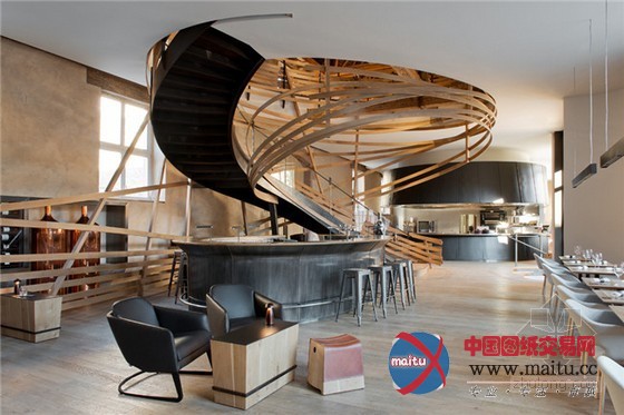 个性十足!法国古堡式养马场主题酒店设计