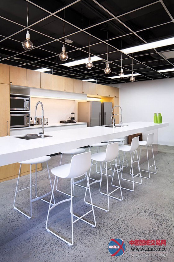 悉尼TNS办公室设计 疯狂的彩色模块