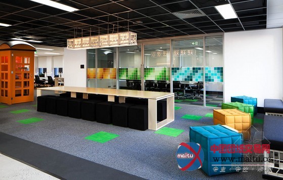 悉尼TNS办公室设计 疯狂的彩色模块