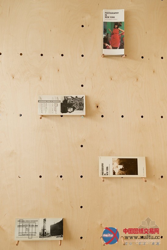 布局巧妙!20㎡公寓改造的多功能工作室设计