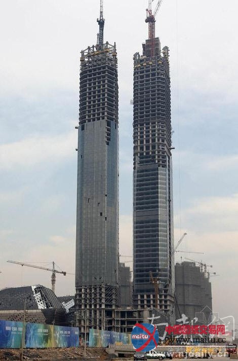 国内首例300米以上超高层全逆作法河西双塔展雄姿