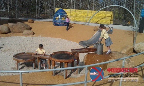 美国农场公园林地探索游乐场