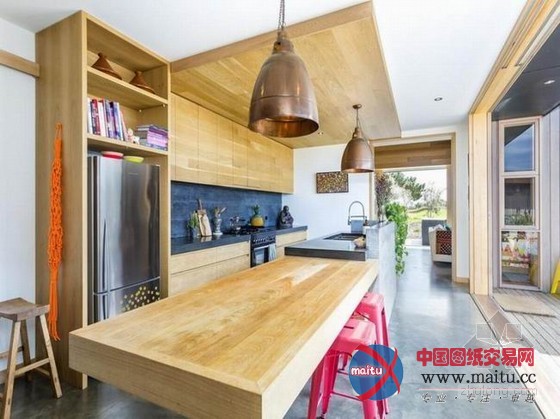 妙趣丛生的海滨别墅 空间显得格外温馨