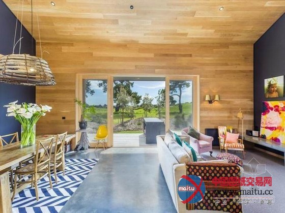 妙趣丛生的海滨别墅 空间显得格外温馨