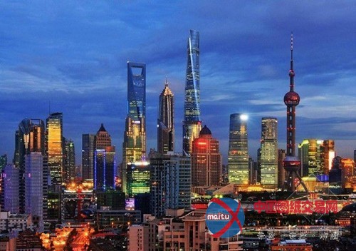 上海中心顶部塔吊拆除 “上去容易下来难”